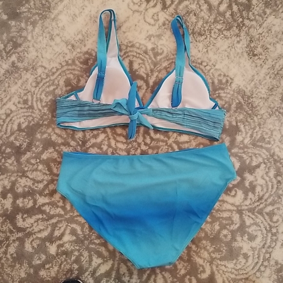 Two piece bathing suit new w/o tags - Picture 2 of 4